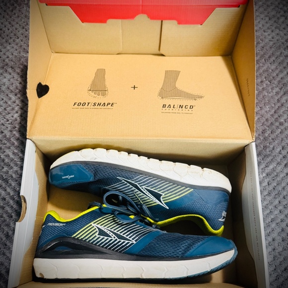 Altra Running Shoe - Picture 2 of 4